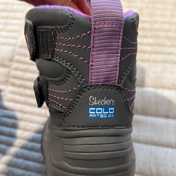 Sketcher waterproof snow boots. Size 7 toddler. - Picture 2 of 6